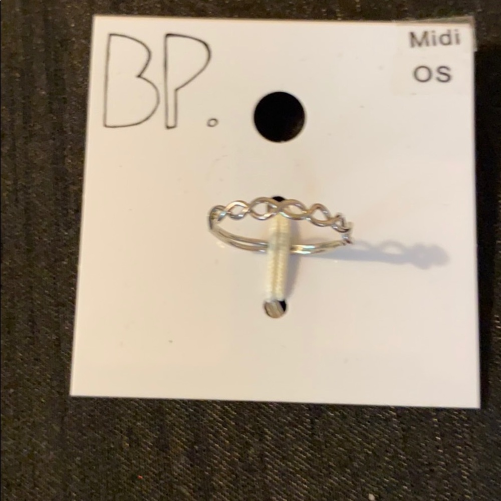 Silver midi ring- NWT adjustable